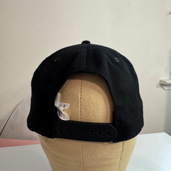 Mickey Mouse Disneyland Hat - Picture 3 of 4